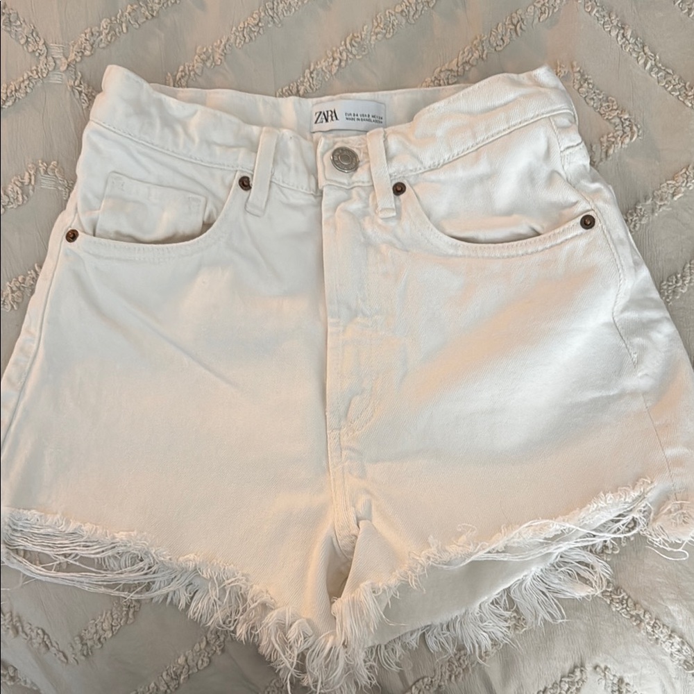 Zara White High Waist Shorts with Distressed Hem